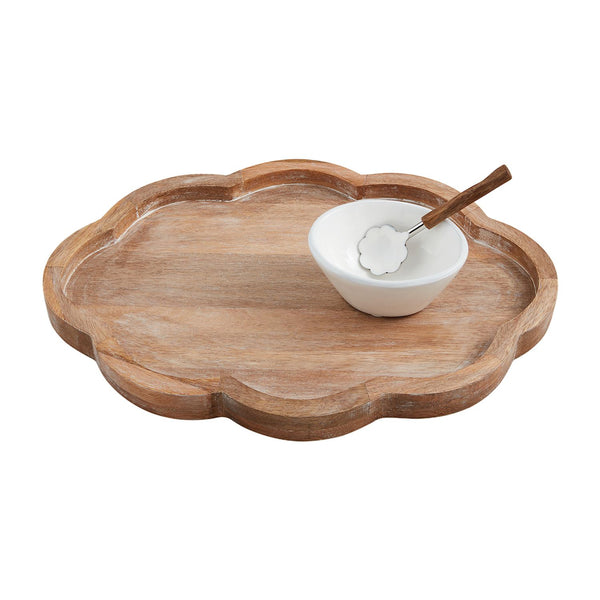 100624 Scalloped Tray Serving Set